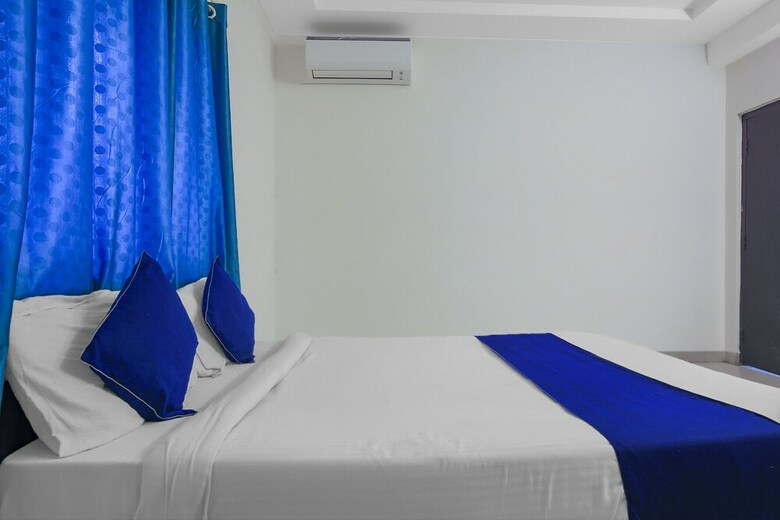 Hotel Oyo 24138 Silverkey Shri Homes