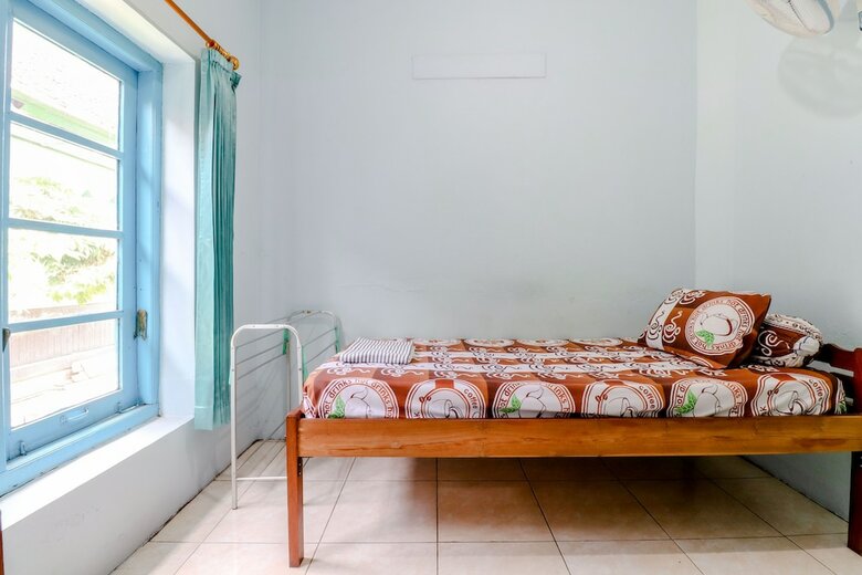 Hostal Bahagia Sederhana Home Stay - Hostel