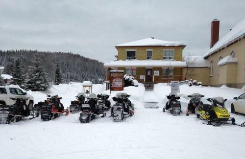 Posada Auberge Du Presbyt�re De Rivi�re-�ternit�