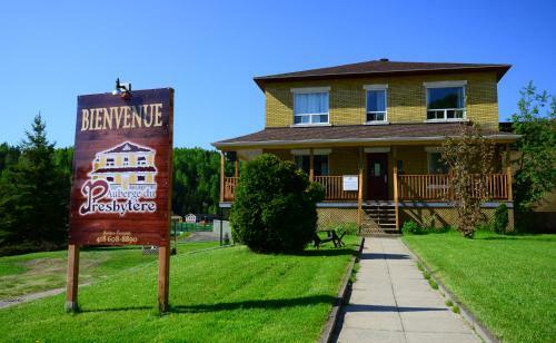 Posada Auberge Du Presbyt�re De Rivi�re-�ternit�