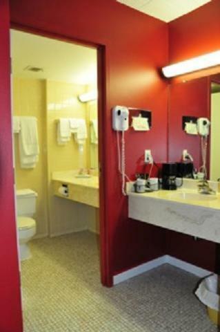 Hotel Red Carpet Inn And Suites - Sudbury
