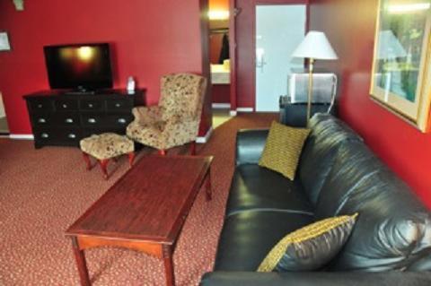 Hotel Red Carpet Inn And Suites - Sudbury