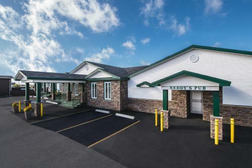 Hotel Shallow Bay Motel & Cabins Conference Centre