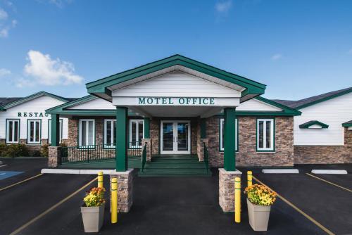 Hotel Shallow Bay Motel & Cabins Conference Centre