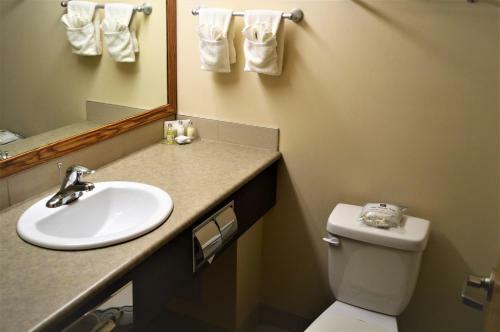 Hotel Sigma Inn & Suites Hudson's Hope