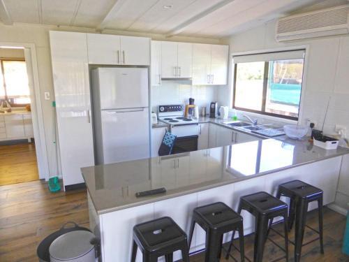 The Relax Shack @ Culburra Beach Sleeps 7