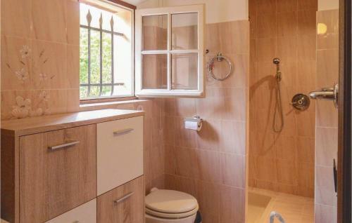 Six-bedroom Holiday Home In Le Tignet