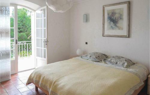 Six-bedroom Holiday Home In Le Tignet
