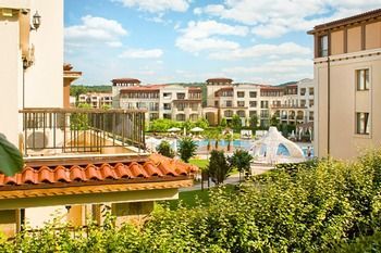 Apartments In Green Life Beach Resort