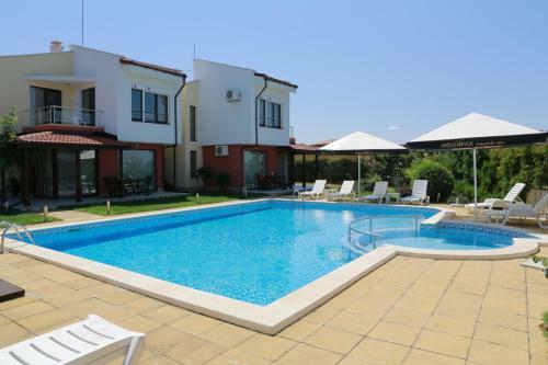 Saint Stefan Villas