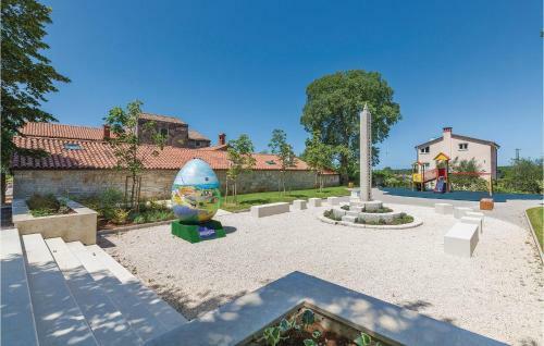 Four-bedroom Holiday Home In Dubravci