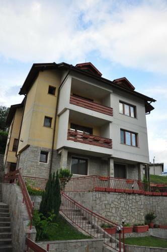 Hostal Kris Guest House