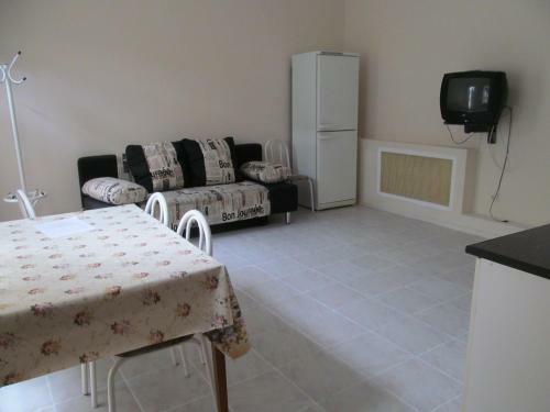 Hostal Elena Guest House