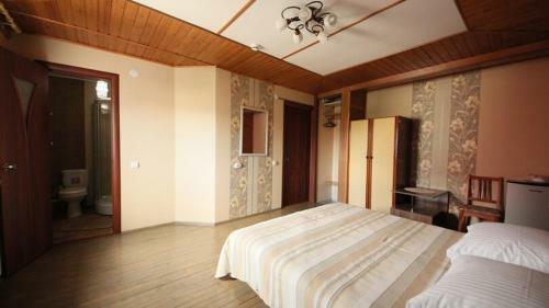 Hostal Guesthouse Iris