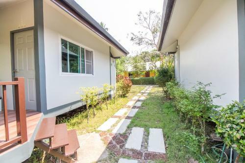 Hostal Oyo 696 Reuntonnam Amphawa