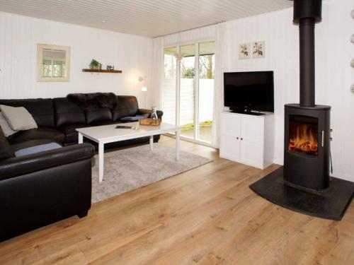 Two-bedroom Holiday Home In Hemmet 29