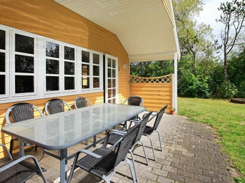 Four-bedroom Holiday Home In Oksb�l 6