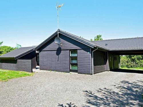 Four-bedroom Holiday Home In Oksb�l 8