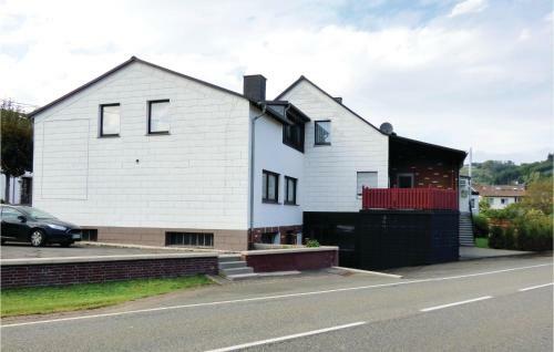 Eighteen-bedroom Holiday Home In Oberstadfeld