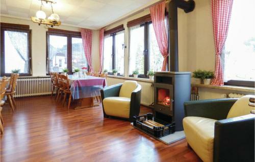 Eighteen-bedroom Holiday Home In Oberstadfeld