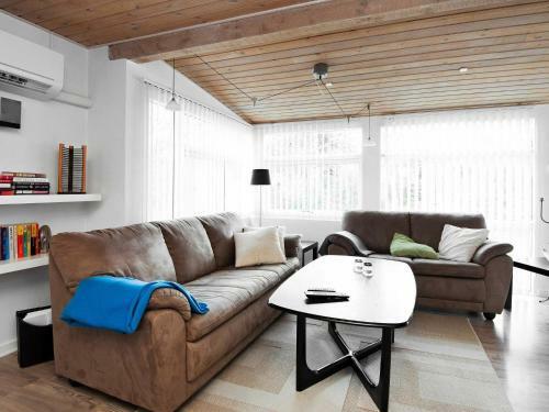 Two-bedroom Holiday Home In Glesborg 18