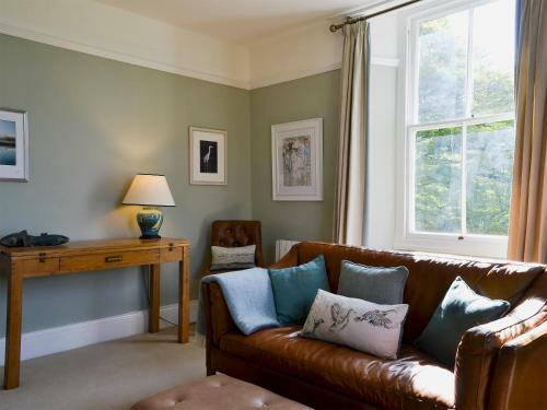 4 The Old Vicarage
