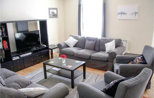 Four-bedroom Holiday Home In Caurel