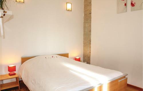 Five-bedroom Holiday Home In Bollene