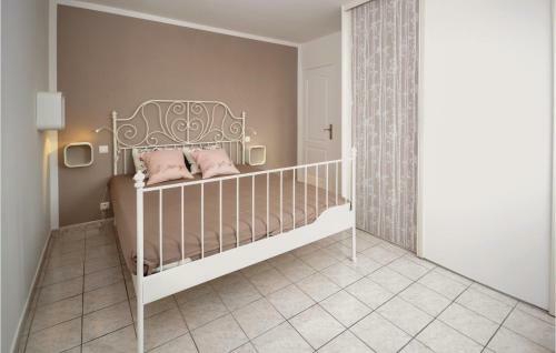 Five-bedroom Holiday Home In Poulx