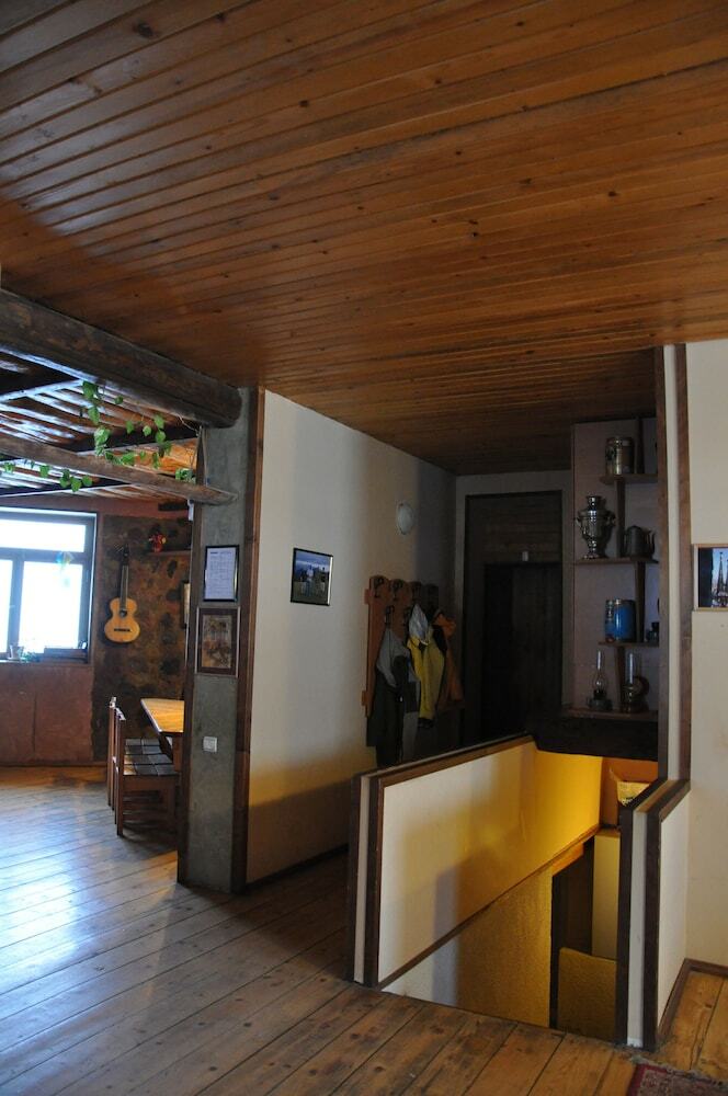 Hostal Gudauri House Of The Sun