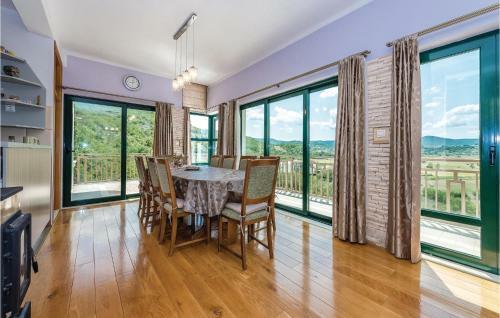 Holiday Home Mirlovic Polje Bb V