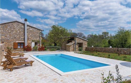 Three-bedroom Holiday Home In Mratovo