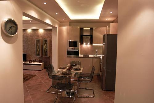 Brown Cottage Apartment