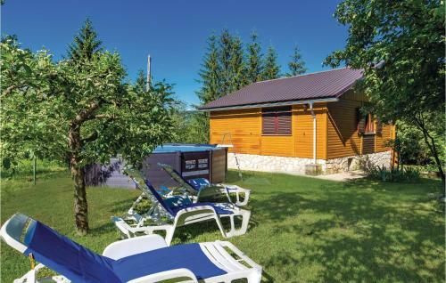 Two-bedroom Holiday Home In Trosmarija