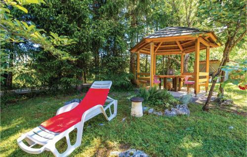 Two-bedroom Holiday Home In Trosmarija