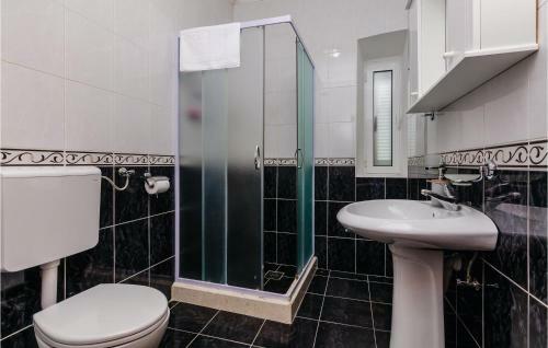 Two-bedroom Holiday Home In Herceg Novi