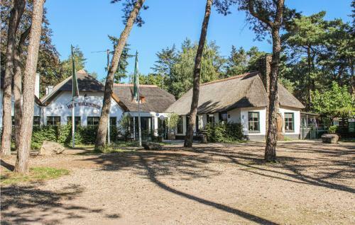Six-bedroom Holiday Home In Lunteren