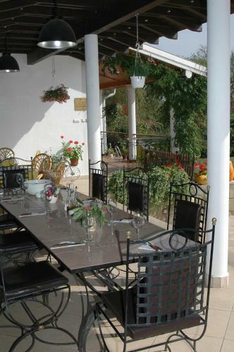 Posada Country Club La Mesteceni