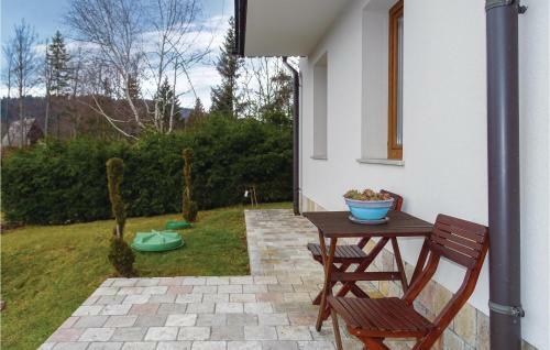 Three-bedroom Holiday Home In Preserje