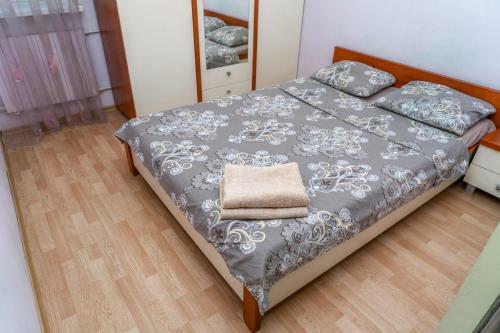 Apartment On Dovzhenka 3
