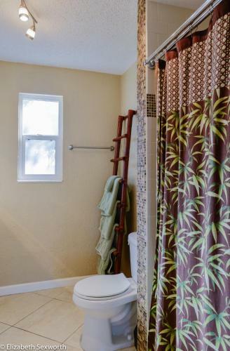 3 Bedroom - Dolphin House Split Floor Plan Pets Waterfront District