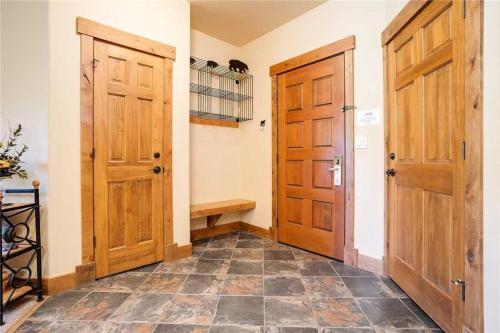 3101 Champagne Lodge, Trappeur's Crossing