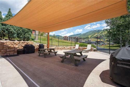 West Condominiums - W3224
