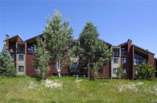 West Condominiums - W3224