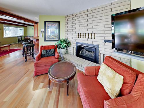 474 Capri Dr Home