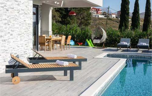 Four-bedroom Holiday Home In Kucine