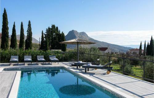 Four-bedroom Holiday Home In Kucine