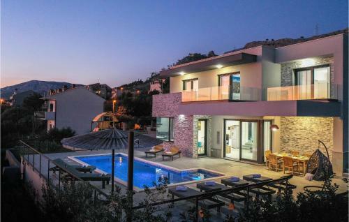 Four-bedroom Holiday Home In Kucine