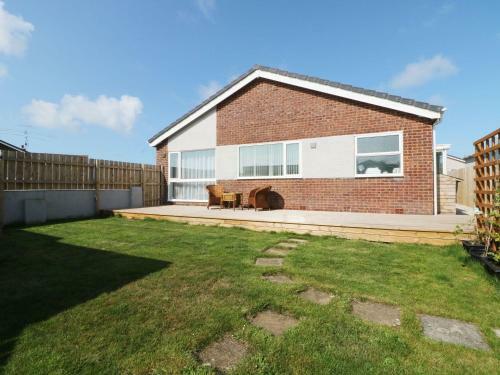 Helidon, Holyhead