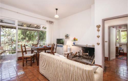Two-bedroom Holiday Home In Piediluco